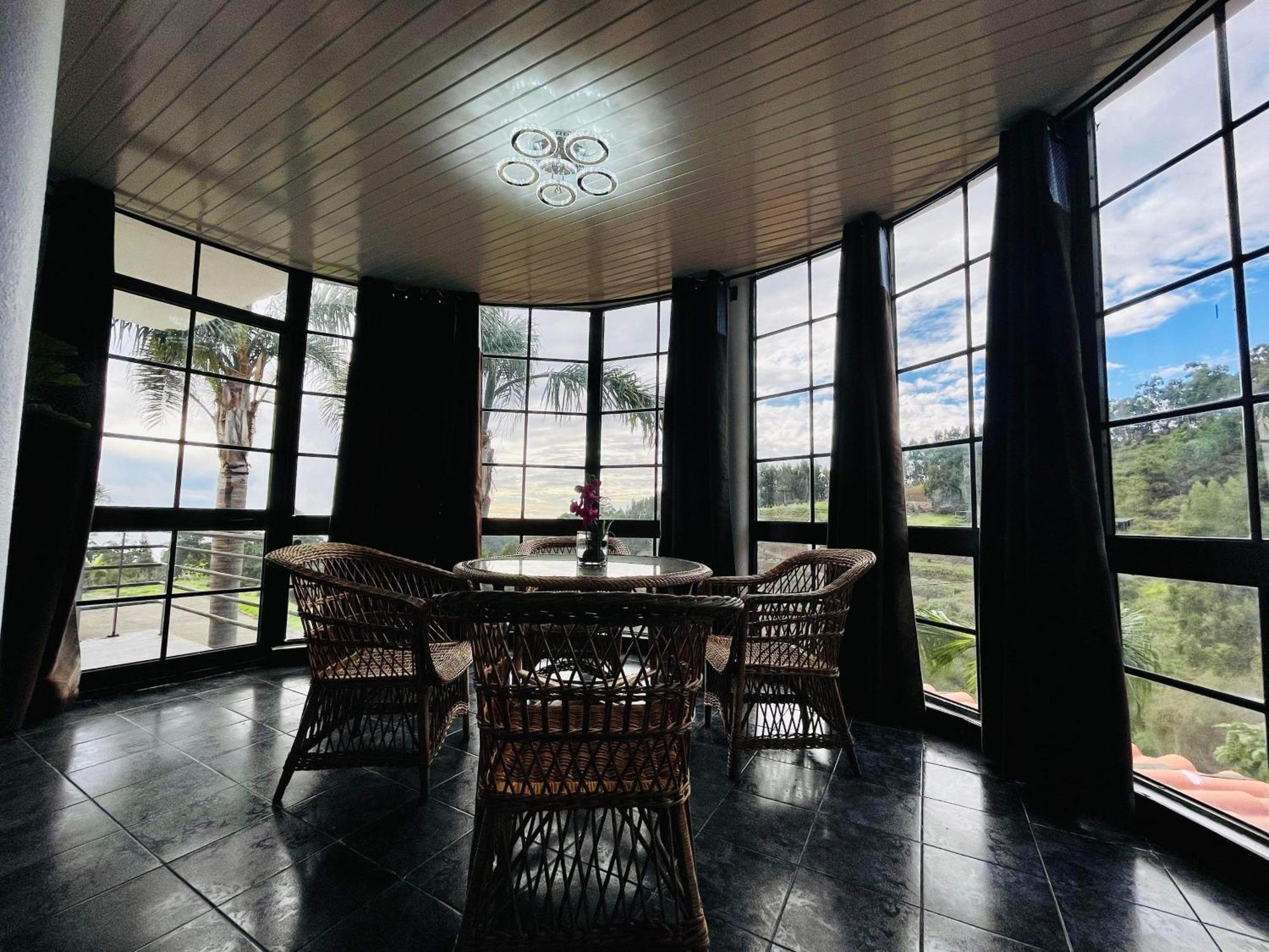 Hollywood Villa Campanario Luaran gambar